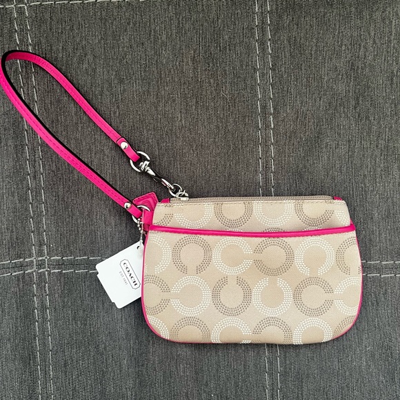 COACH Dotop Art Small Khaki Wristlet - Picture 1 of 3